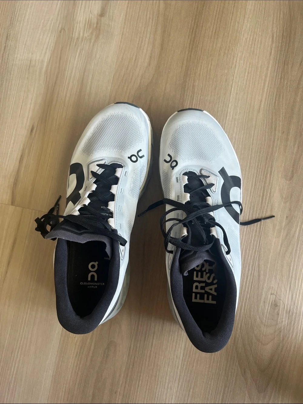 On Running Cloudmonster Hyper Men’s Size 10.5